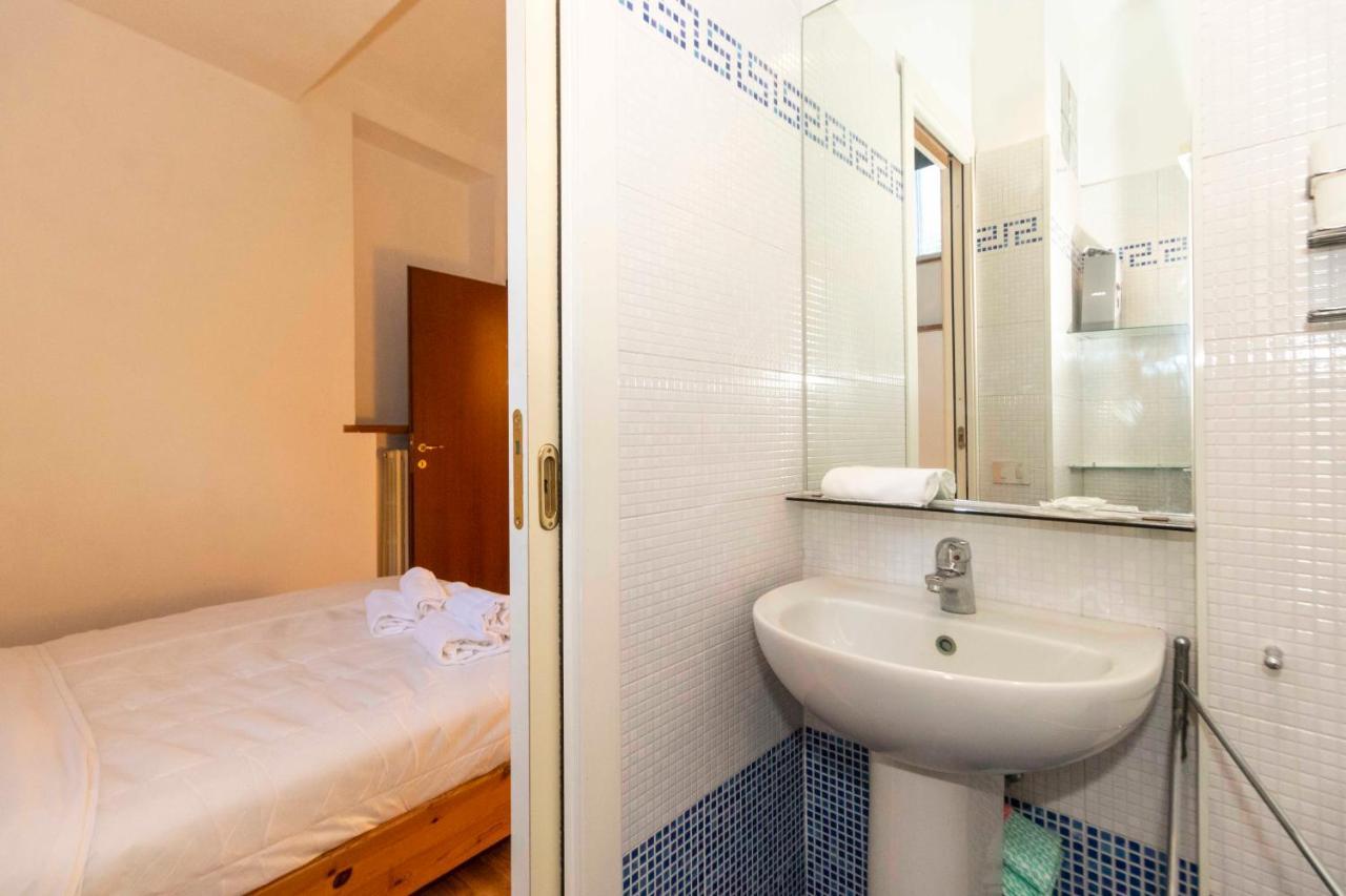 Porta Nuova & San Salvario Roomy Flat Turin Exteriör bild